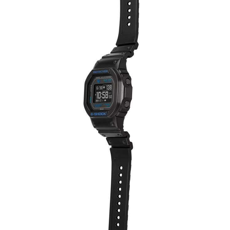 カシオ ジーショック 腕時計 ジースクワッド ソーラー USB充電 Bluetooth メンズ 国内正規品 DW-H5600-1A2JR 木製時計スタンド付