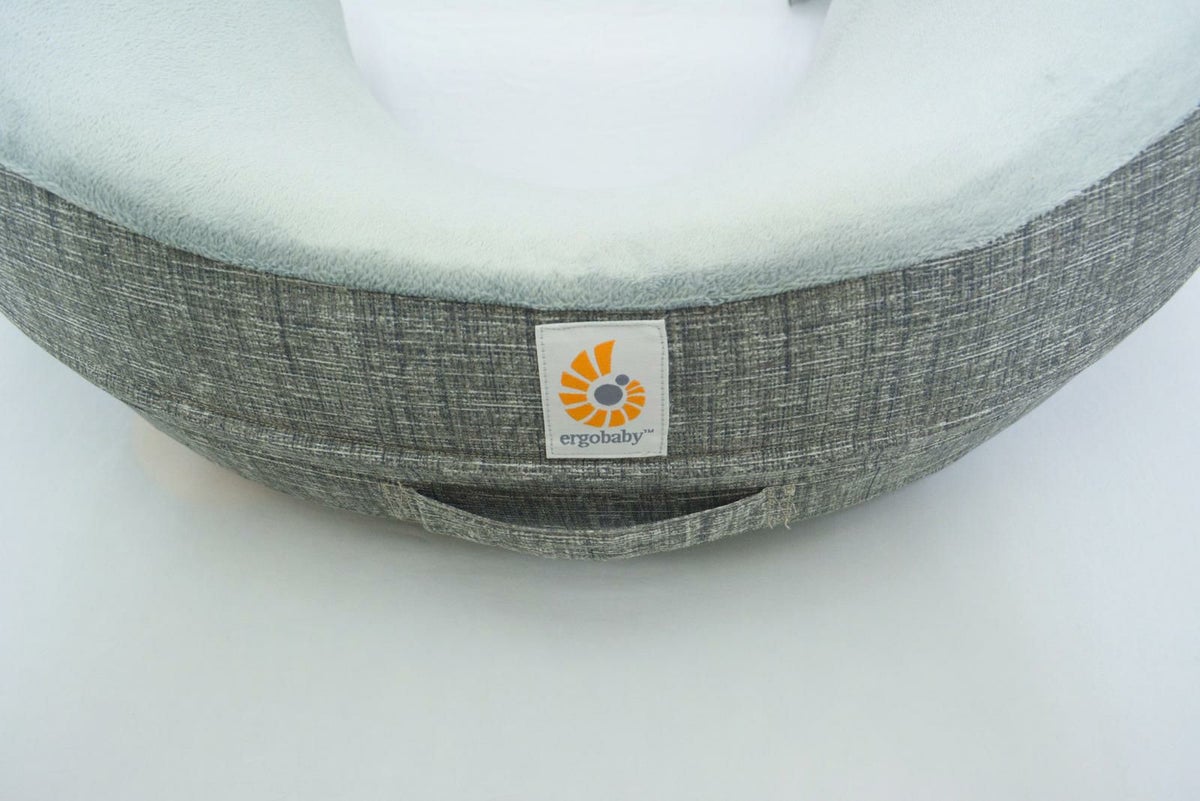 ＼レビューでプレゼント／ エルゴベビー  エルゴ 授乳クッション ナチュラルカーブ・ナーシングピロー ベルト付き グレー