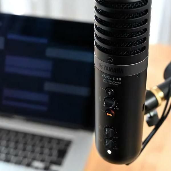 ヤマハ YAMAHA ライブストリーミング・マイクロフォン AG01 B ケーブル・ヘッドホンセットラッピング不可